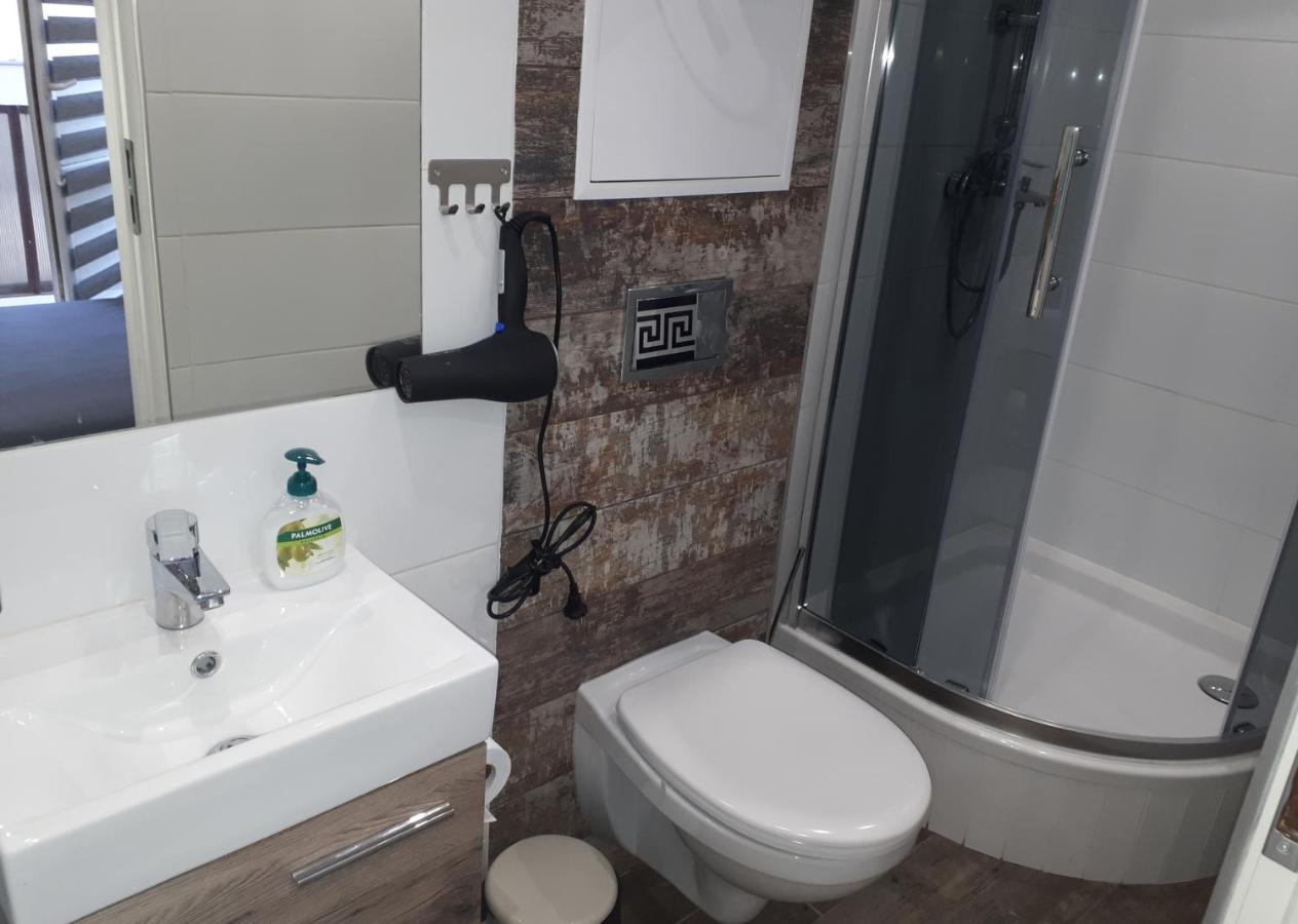 Apartamenty Centrum Mala Dwojeczka Blekitna Panoramiczna Balkonem Promenada Kielce Kültér fotó